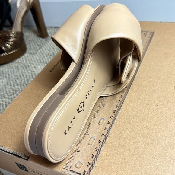NWOT • Katy Perry • Women's The Halie Bow Sandal Flat • Biscotti • Size 6.5 • 😍 - Picture 9 of 14